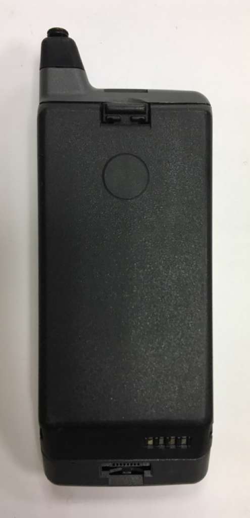 Телефон мобильный Motorola Micro Tac 650 E Полный комплект в коробке (сост. на фото)